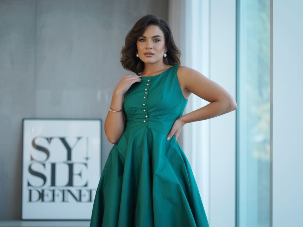 Sukienka na szerokie biodra