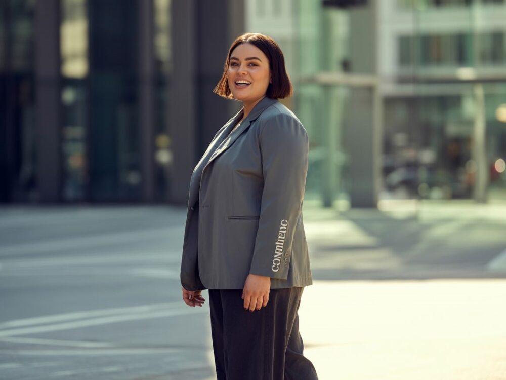 fason kurtki dla krągłych sylwetek