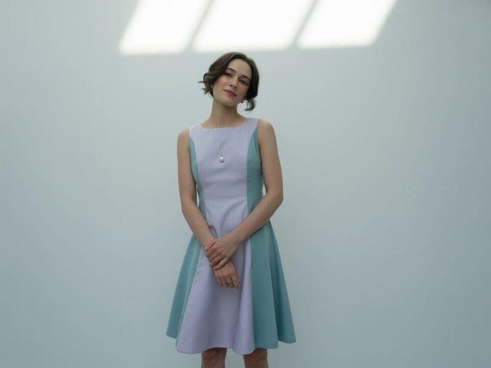 krótka sukienka dla niskiej osoby