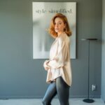 modna bluzka i legginsy