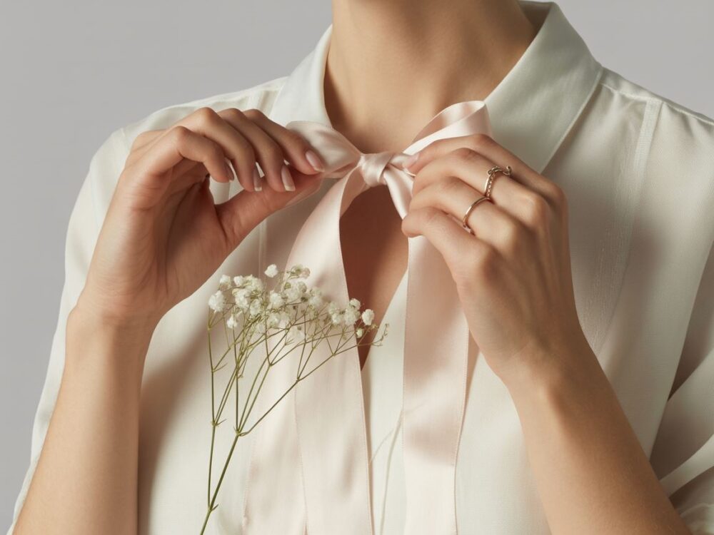 modna bluzka z kokardą