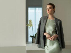 modny zestaw z sukienką