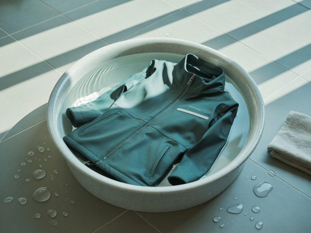 pranie kurtki przeciwdeszczowej