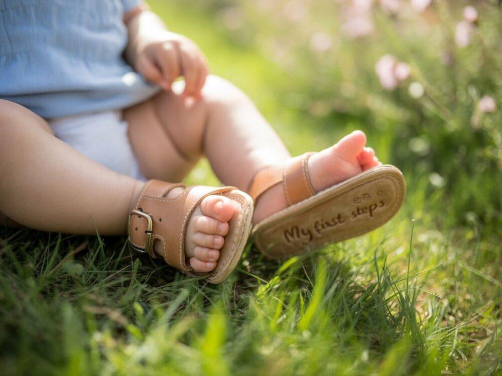 sandały dla rocznego dziecka