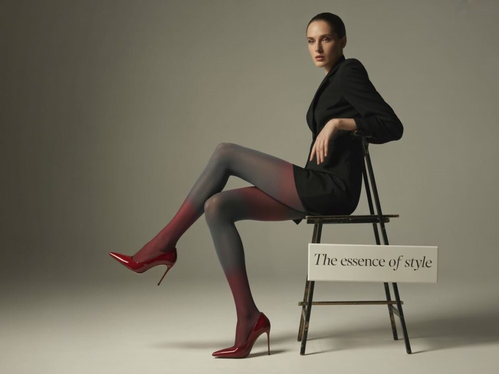 stylizacja z czarną sukienką