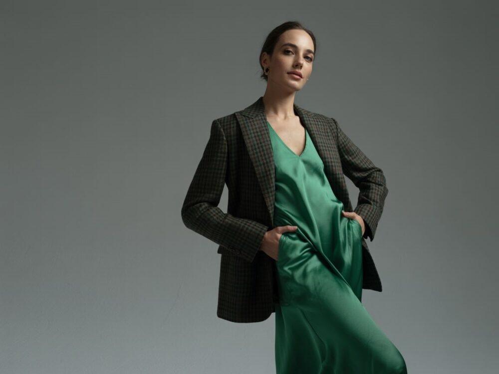 sukienka do garnituru w kratę