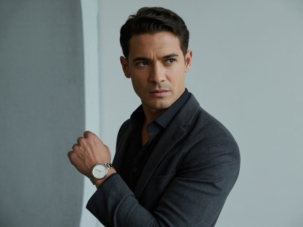 zestawienie marynarki z czarną koszulą